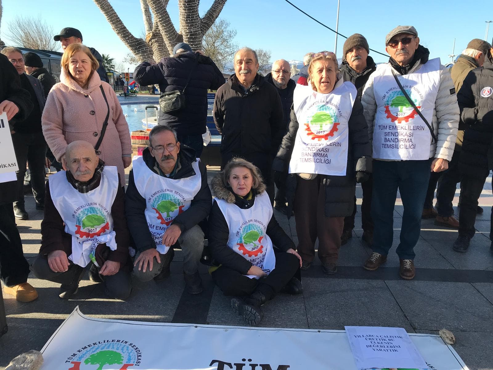 Emekliler Asgari Ücrete Tepki İçin Meydandaydı