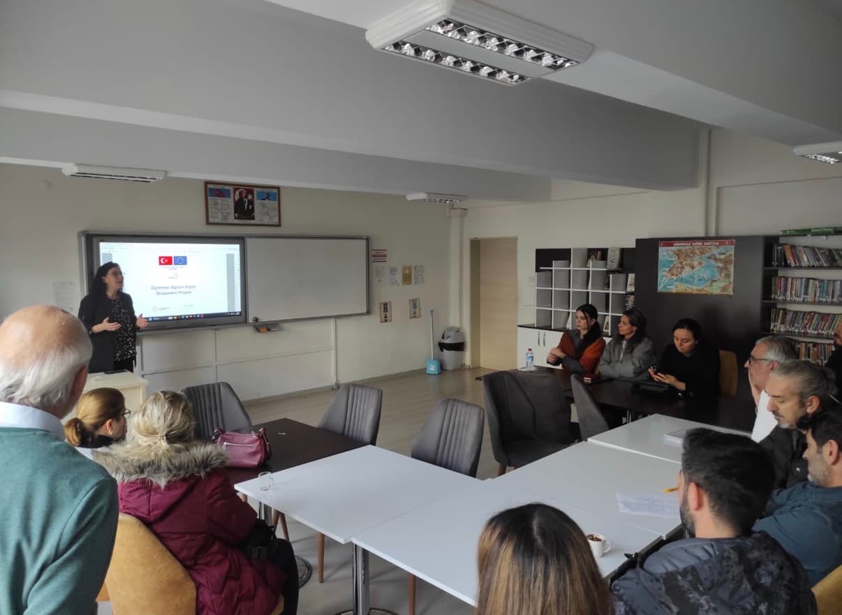 Bandırma’da Öğretmenlere Dijital Yetkinlik Eğitimi