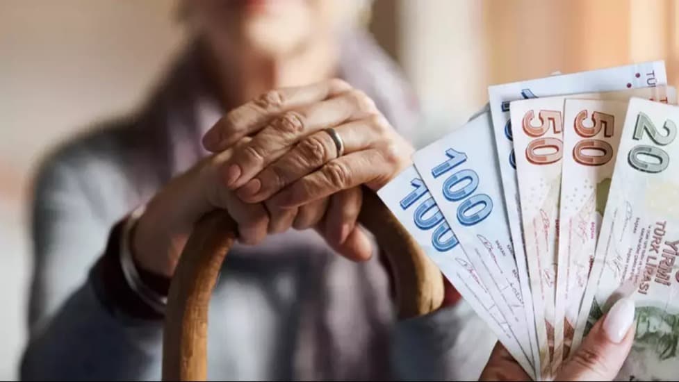 EMEKLİLERİN BAYRAM İKRAMİYESİ TAKVİMİ BELLİ OLDU!